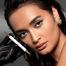 Load image into Gallery viewer, Wing Flick Eyeliner